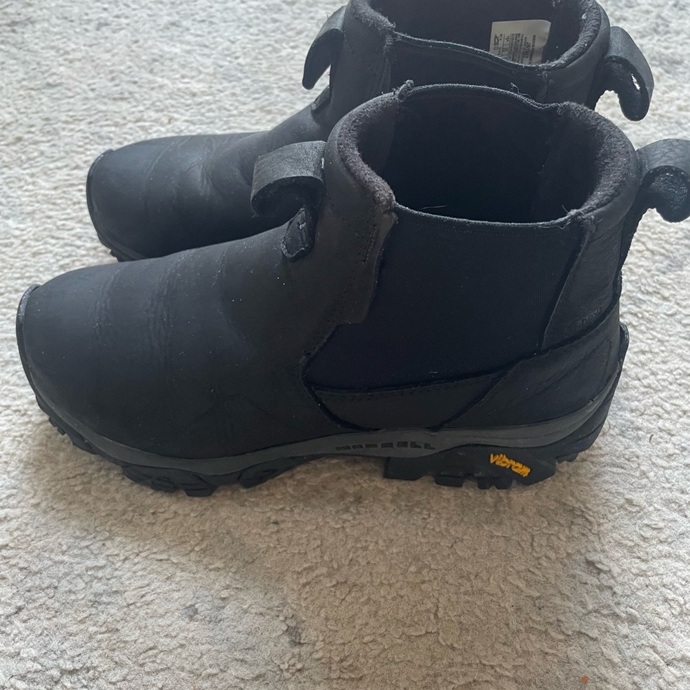 Merrell vibram boys black warm boots size 7